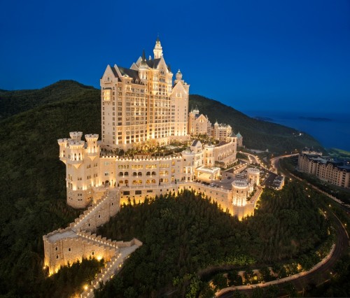 7110-R3L8T8D-1000-exterior-castle-dalian-a-luxury-collection-hotel.jpg