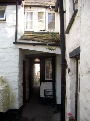 port_isaac-alley.jpg