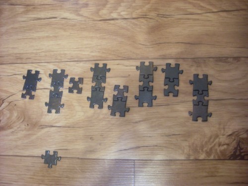 SL383209.JPG (3.6 МБ) 8666 просмотров Детальки, не похожие на остальные вида "два зацепа, два прицепа", всегда идут группой по 3 .