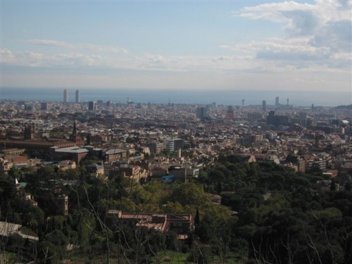 .JPG (148.34 КБ) 32792 просмотра .<br />Это Барселона с высоты птичьего полета, а вернее с близлежайшей горы. Внизу город, а дальше море. Кстати температура +14. Конечно не купальный сезон, но если очень приспичет.... <br />Температура воздуха + 18