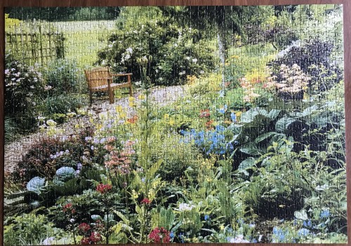 Trefl. Garden in June. Сад в июне. 1000.  Арт. 10157.jpg