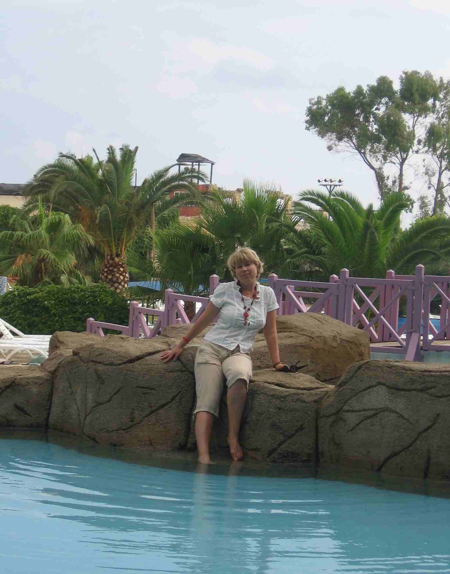 У бассейна.jpg