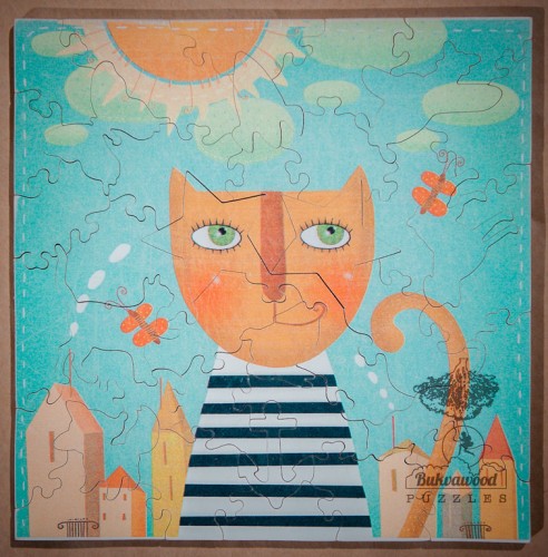 Пазл "Котопазл". 18х18см. Толщина 6мм. 39 деталей из них 11 фигурок. Балтийская береза. Иллюстратор Саша Крючкова .