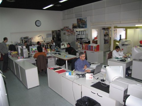 .jpg (52.4 КБ) 30315 просмотров .<br />Здесь сидят дизайнеры и верстальщики, которые придумывают, проектируют, прорисовывают и т.д. В общем работа кипит.