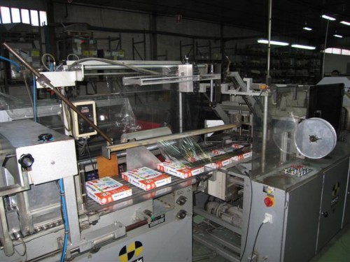 .jpg (69.07 КБ) 30299 просмотров .<br />Затем по конвейеру идет процесс упаковки коробок в пленку. Потом коробки упаковываются в большие короба по 6-10 пазлов в коробке.