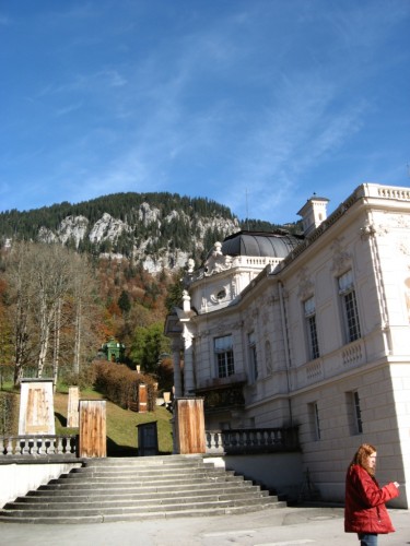 castle.JPG (336.82 КБ) 2989 просмотров Кусок замка и я уголке